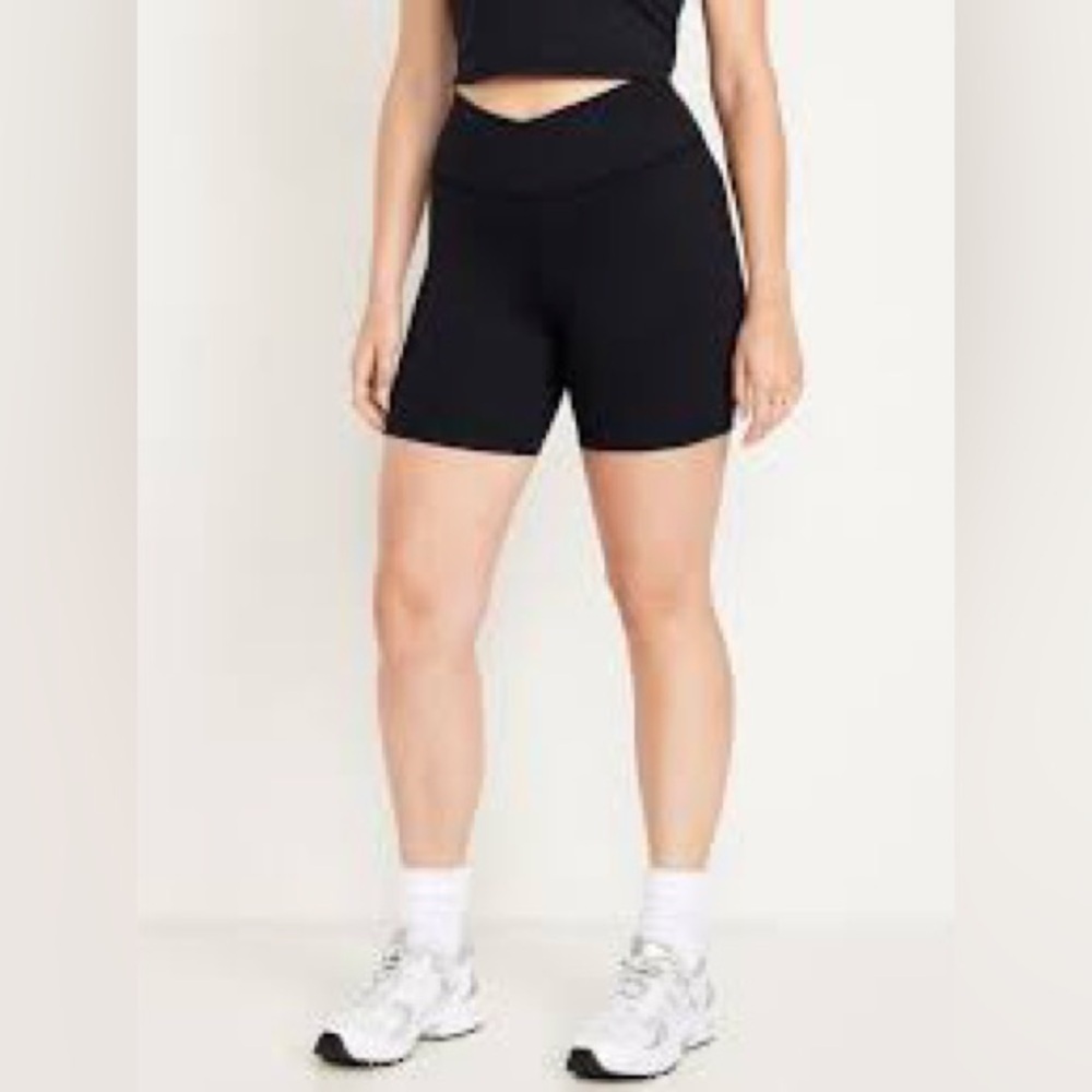 Old Navy Active Go Dry Women's Black Bike Shorts With Pockets
